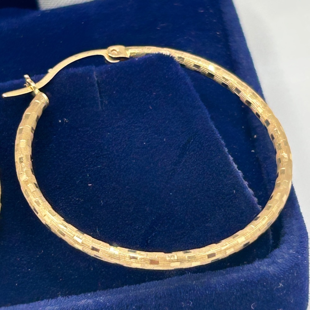 NWT 14k Solid Gold Hoop Die Cut Earrings - Picture 2 of 12